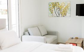 Adorable Sunny Studio With Private Balcony I